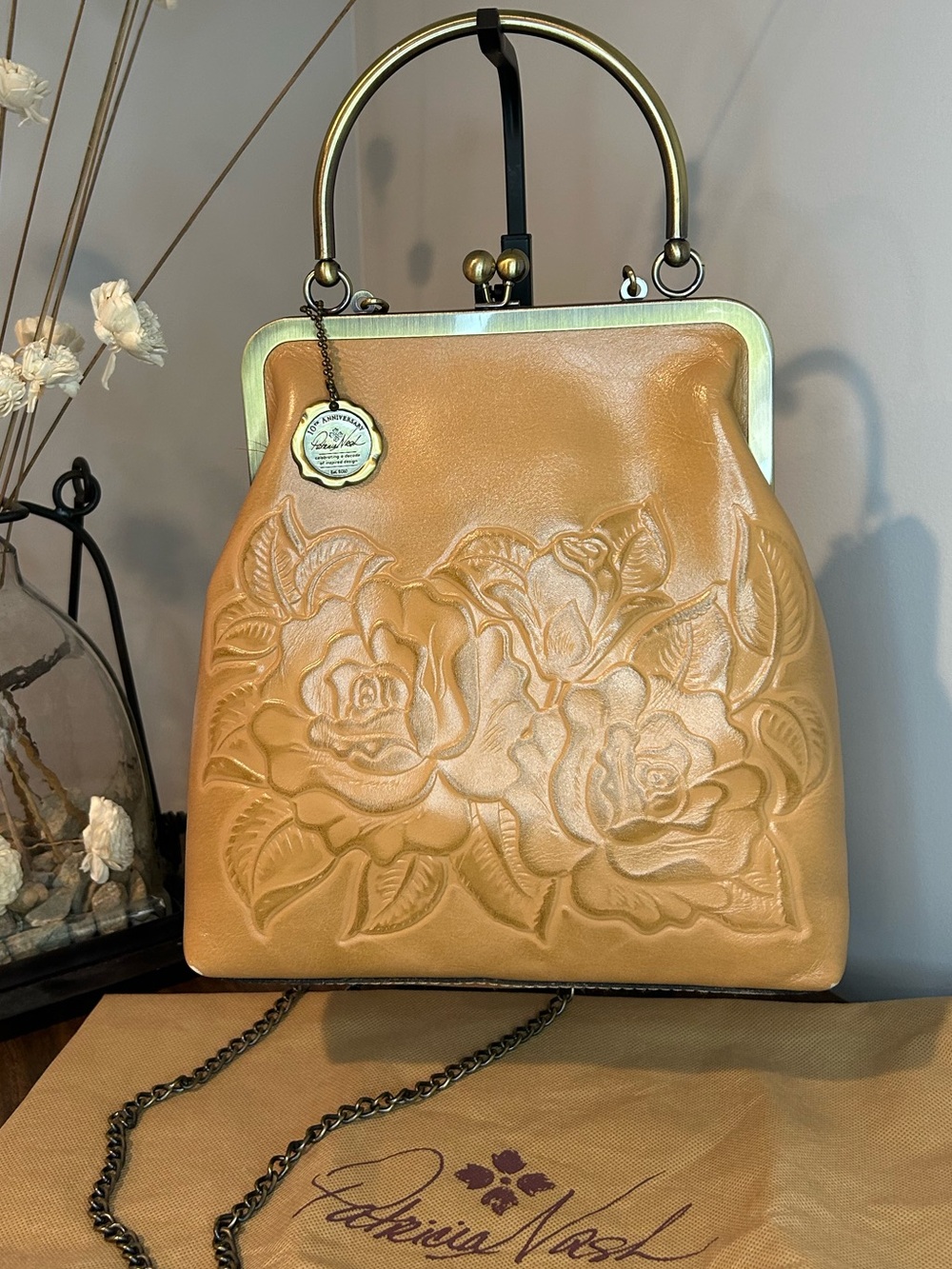Rare Patricia Nash Novella 10th Anniversary Tooled Leather Kiss Lock Crossbody